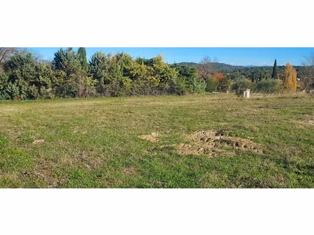 vente terrain 400 m² à brignoles (83170)  129 500 €