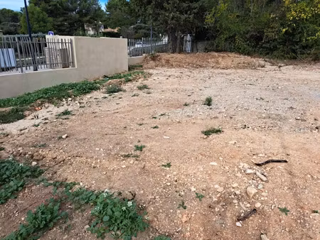 vente terrain 400 m² à lambesc (13410)  229 000 €