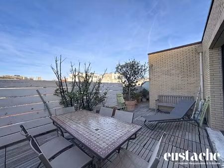 grand 3 pièces en dernier étage avec terrasse!