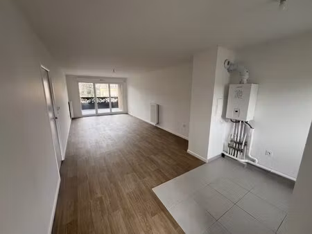 t3 est ouest en etage balcon parking cave