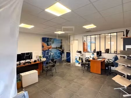 vente locaux professionnels 63 m² à uzès (30700)  212 000 €
