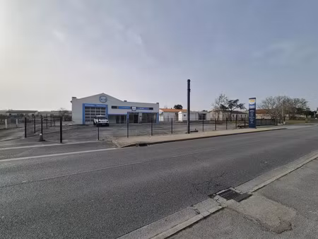 vente locaux professionnels à charron (17230)  766 500 €