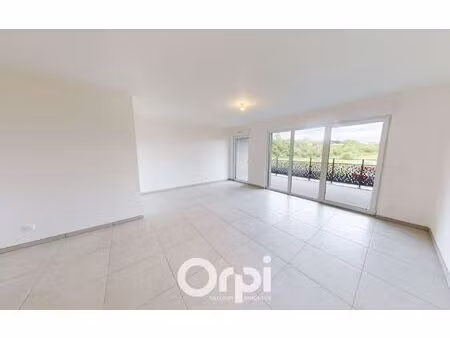 location appartement  m² t-3 à mont-saint-martin  1 320 €