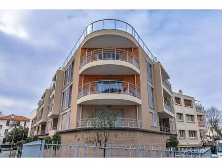 juan les pins  3 pièces  terrasse  parking et cave