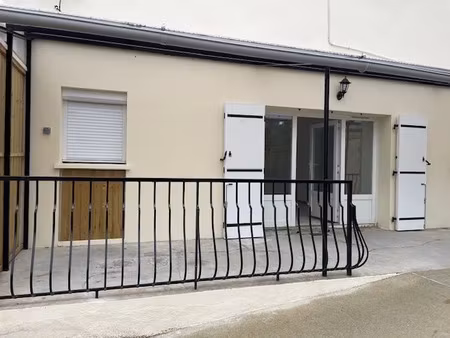 location appartement 2 pièces 24 m² à castillon-la-bataille (33350)  545 €