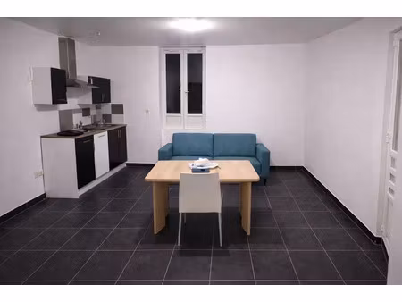 location meublée appartement 3 pièces 50 m² à givors (69700)  590 €