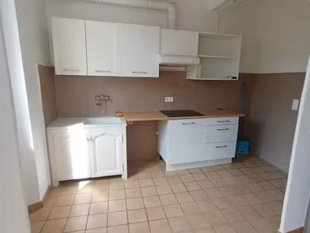 location appartement 3 pièces 41 m² à vidauban (83550)  565 €