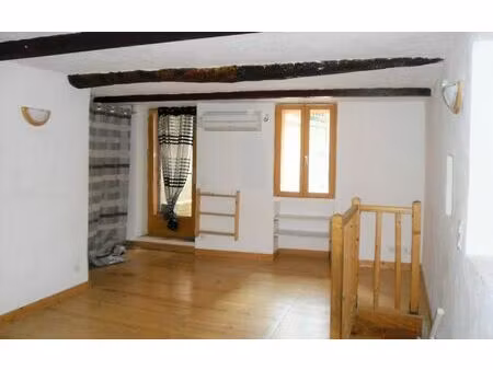 location appartement  m² t-2 à l'escarène  629 €