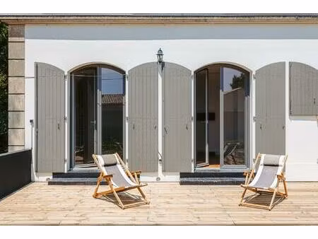 maison de charme au coeur d'un bois proche de la rochelle