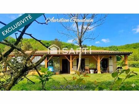 maison avec grand terrain et véranda