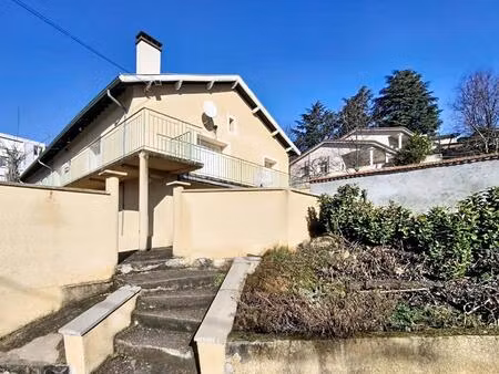 beau potentiel et terrain agréable