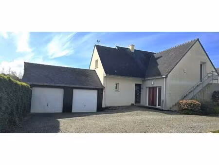 grande maison avec une dépendance de 20m2 et double garage