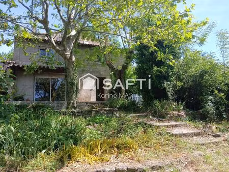 maison quatre chambres avec jardin d'environ 4040 m2