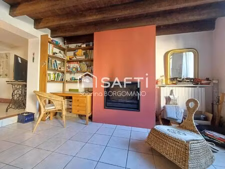 maison de village authentique à puygouzon