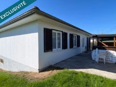 maison rénovée implantée sur un beau terrain clôturé et arboré