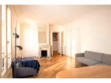 saint-pétersbourg-paris 75008 94 m² 4ème étage sur cour  calme et luminosité