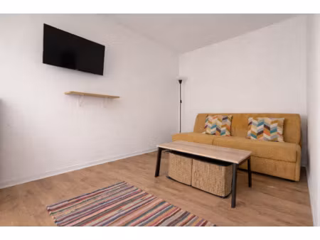 studio meublé avec jardinet