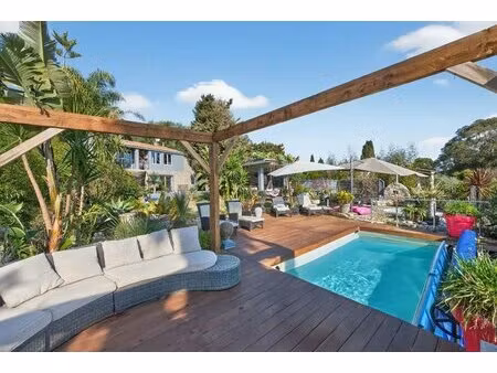 meublé: deux pièces de 65m² avec piscine  terrasse et parking