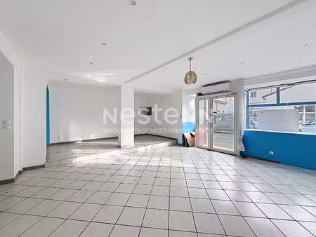 local commercial centre de mareuil sur lay dissais d'environ 127m²