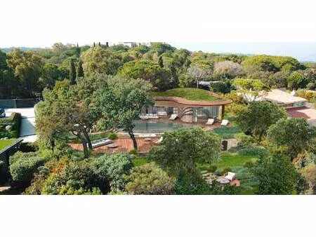 maison en bord de mer avec jardin ramatuelle (83)