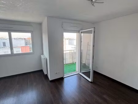 t1 lumineux avec terrasse et parking – 31 m² – saint-andré-lez-lille