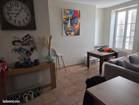 beau t3 spacieux et lumineux  centre ville saint céré