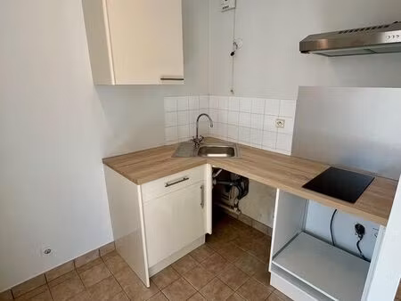 location t1 studio lyon 9e - 650cc