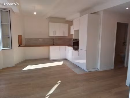 t2 cuisine équipée