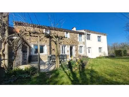 vente maison à beaulieu-sous-la-roche (85190) : à vendre / 170m² beaulieu-sous-la-roche