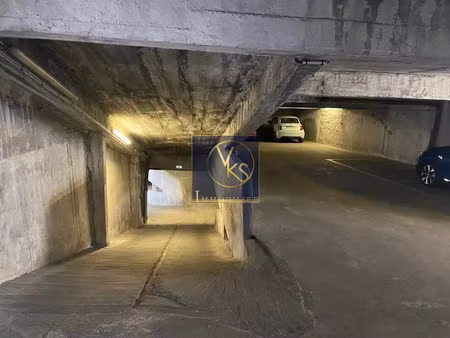 location parking 12 m² à paris 9ème (75009)  160 €