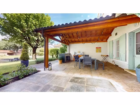 location maison 6 pièces 145.87 m² à fleurieu-sur-saône (69250)  1 724 €