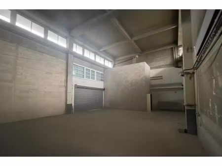 location locaux professionnels 260 m² à nanterre (92000)  3 250 €