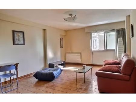 location appartement  76 m² t-3 à marseille 5  980 €