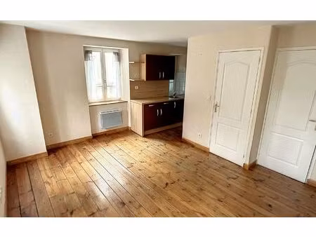 location appartement  31.22 m² t-2 à saint-flour  400 €