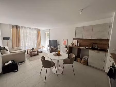 location appartement 3 pièces à caen (14000) : à louer 3 pièces / 67m² caen