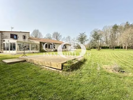 vente maison à saint-étienne-du-bois (85670) : à vendre / 209m² saint-étienne-du-bois