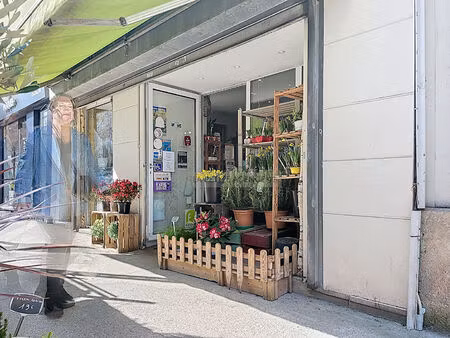 fonds de commerce : chatillon-vieux bourg   47 m².