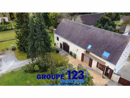 maison ancienne de caractère avec grand terrain arboré et dé