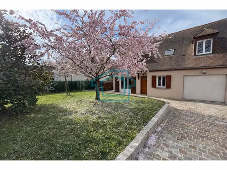 maison familiale 5 pièces avec suite parentale  piscine et v