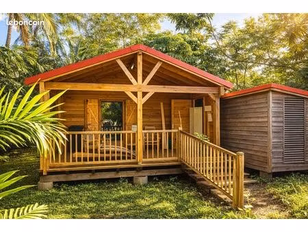a vendre bungalow en bois démontable de 40 m2 (accès pmr) + annexe de 21 m2 en guadeloupe