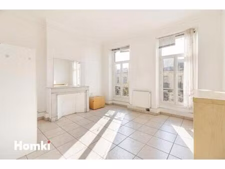 appartement t3 de 80m2 à marseille 13006  cours lieutaud