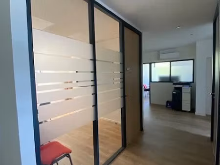 location meublée locaux professionnels 2 pièces 25 m² à angers (49000)  495 €
