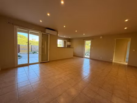 location locaux professionnels 90 m² à fontvieille (13990)  1 490 €