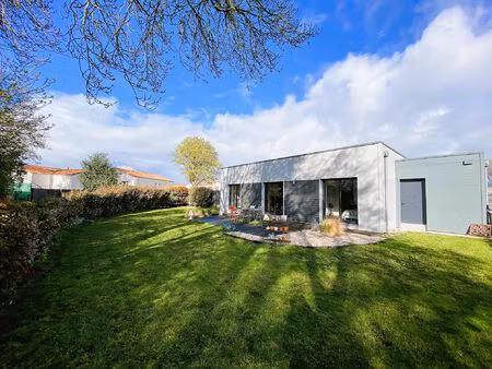 location maison 4 pièces 89 m² à coëx (85220)