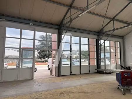 a louer - entrepôt de 3 673 m² à ivry sur seine - idéal show room / import export