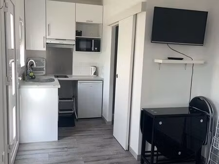 studio meublé 15 m² – rez-de-chaussé – proche rer – 650 cc