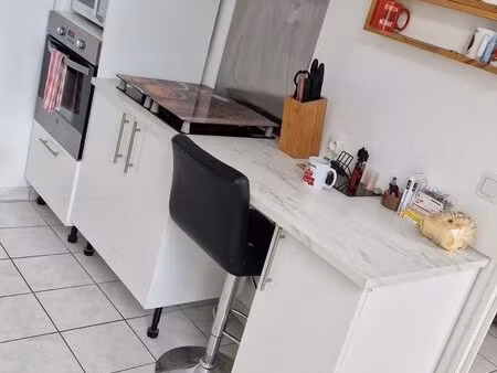 loue grand studio lumineux