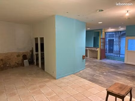 local commercial 62m2