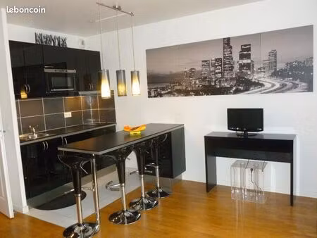 studio 1 pièce 27 m²