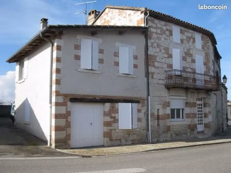 location maison dans village